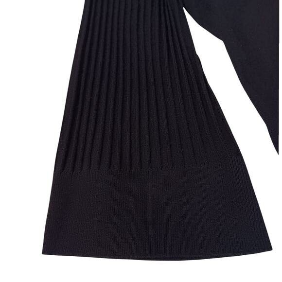 NEW TALBOTS Knit Top Blouse Stretchy Petite Small‎ Flared Cuffs Textured Sleeves - Picture 3 of 8